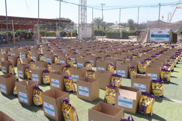 توزيع سلال رمضانية